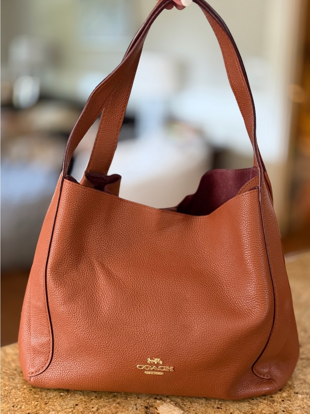 Gorgeous Coach Shoulder Bag in Excellent, Like New Condition.